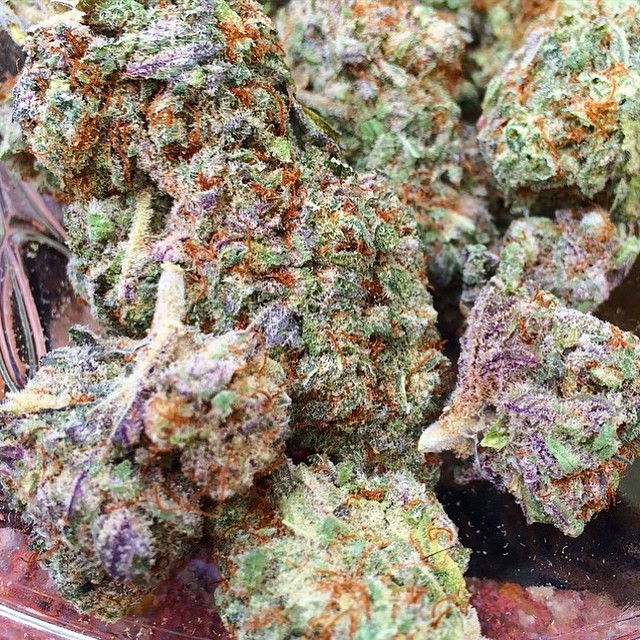 potentertainment:  #POTENTertainment’s #SmokeSumday brought to you by @stonerweednation
