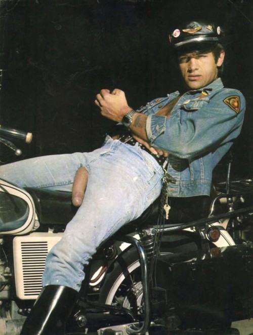 Classic gay biker porn. 