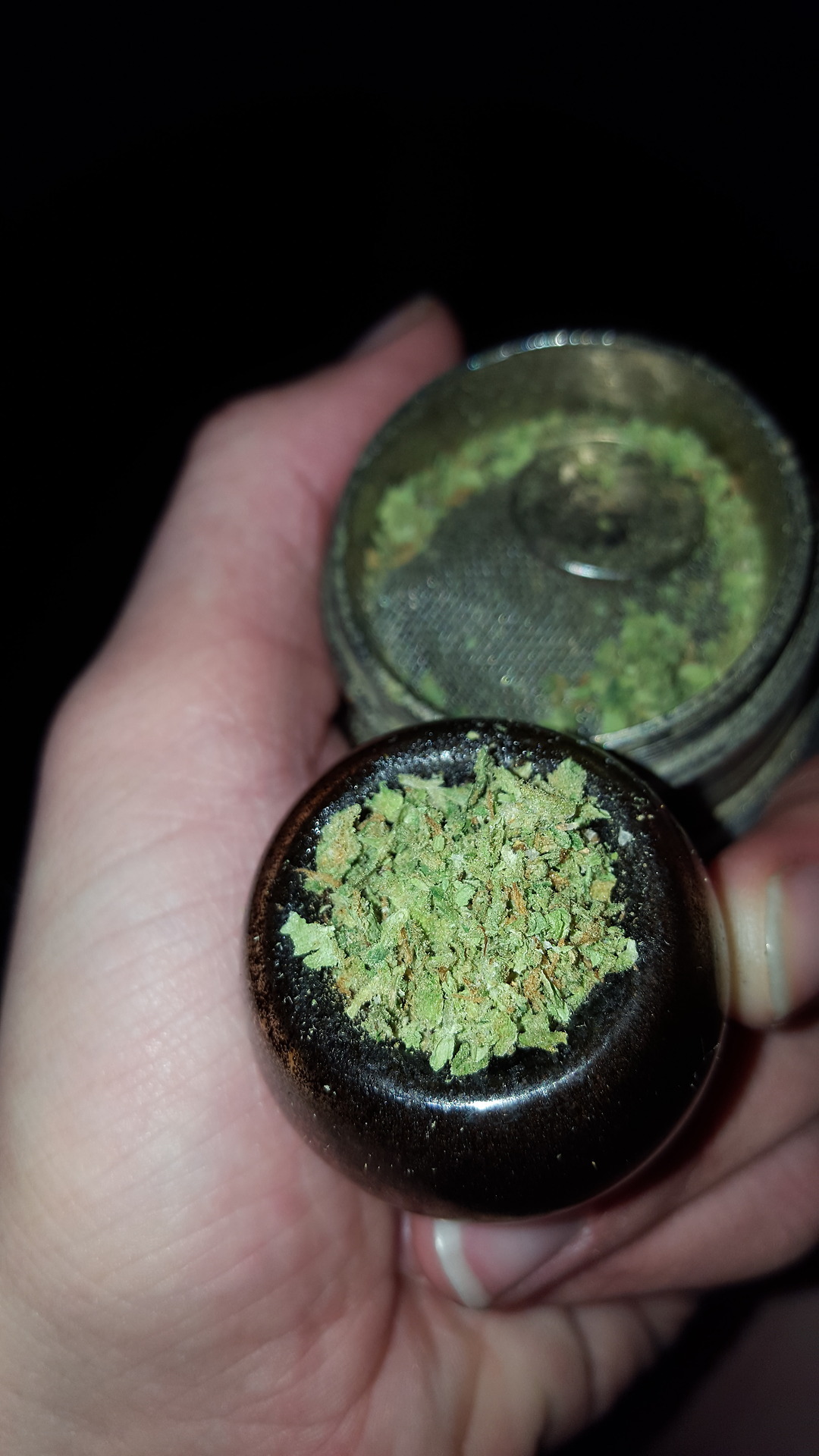 dabakin-cloudblower:  After work bong bowls💚