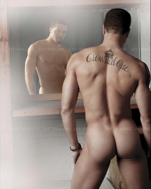 dominicanblackboy:  A hot naked moments with sexy fat gorgeous red ass Crowne One!😍😍😍😍