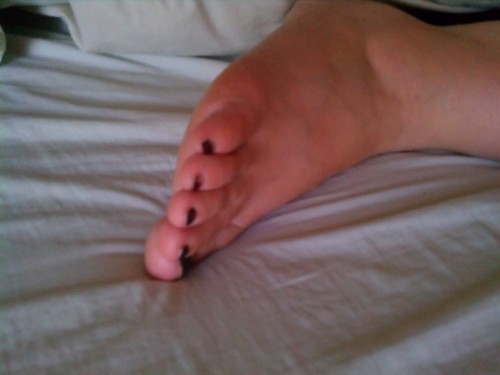 hottymom2012: My feet,