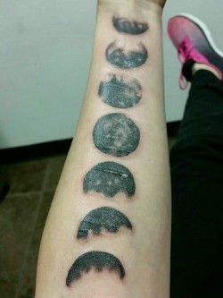 tattoos-org:  Phases of the moon scar cover