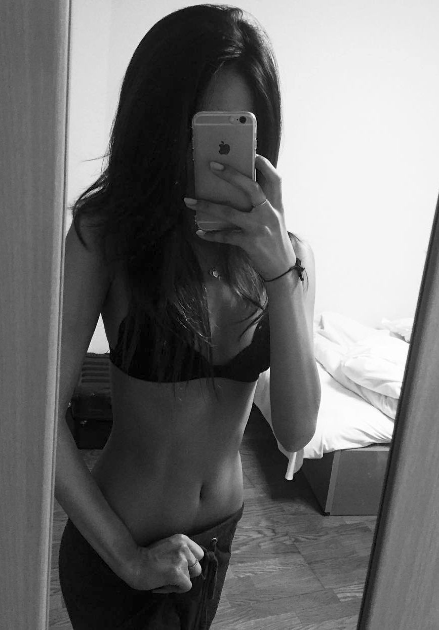 sgrubking:  stunning gorgeous lady. the only straw she should be sucking from is