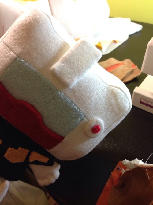 yandere-soundwave:  londonprophecy:  sowiddlefur:  Finished weeRewind & weeChromedome. :3  I’ve been crying about these two on Twitter but I can’t help it THEY’RE JUST BOTH SO CUTE ;W; Chromedome with his pudgy ears and tiny Rewind ahhhhh ;w;