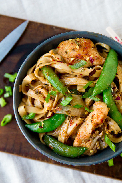 in-my-mouth:
“ Chicken Lo Mein
”