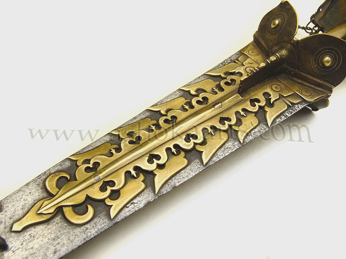 elusivemulatto:  art-of-swords:  Nayar Sword Dated: circa 18th century Place of Origin: