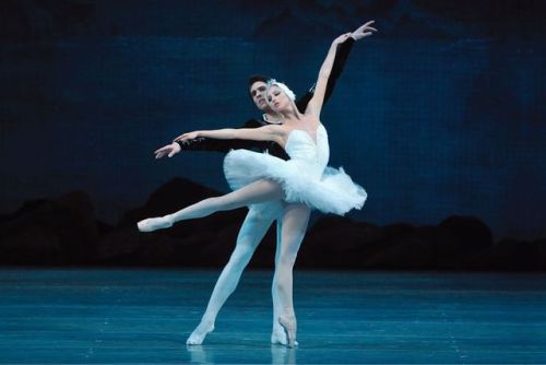 galina-ulanova:Oksana Skorik as Odette, and Timur Askerov as Prince Siegfried, in Swan Lake (Mariins