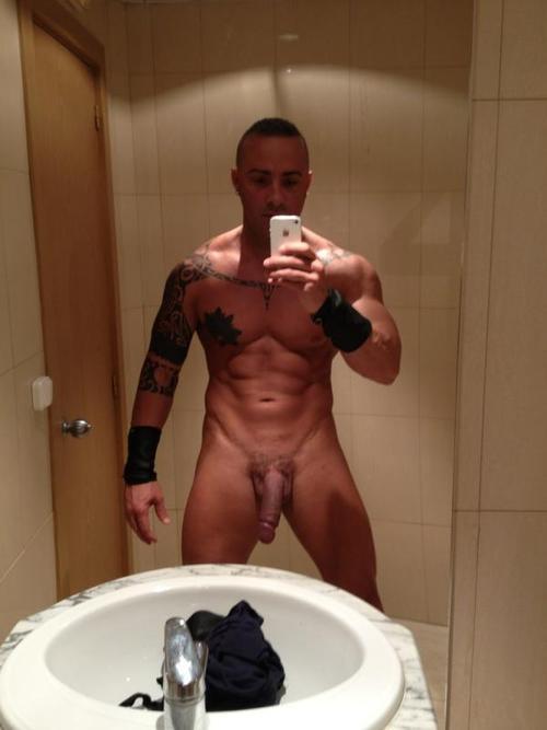 2sthboiz:  SUPER HAWT… SUPER SEXY….. SUPER STR8 B8 MICHAEL…….. YOU GOT POSTED !!