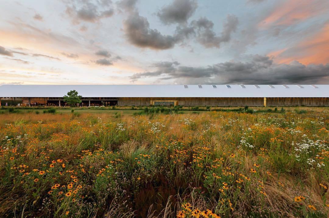 Parrish Art Museum in Southampton by Herzog & de Meuron
#architecture #hamptons #southampton #museum #parrish #herzogdemeuron @herzogdemeuron #sunset #dusk