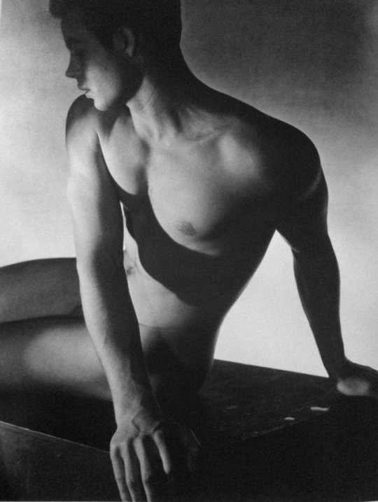 akaixab: by George Platt Lynes