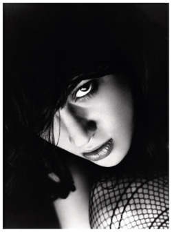 vivipiuomeno:  Asia Argento by David Bailey ph. 