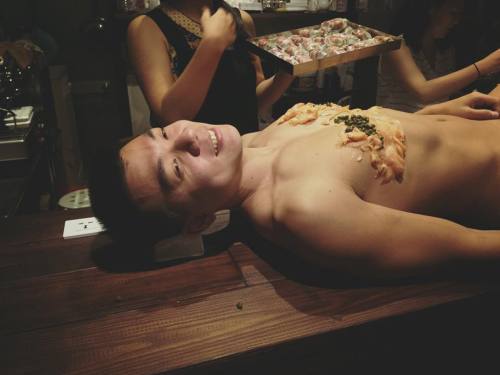 highfunboyx: daravichet7777: ចង់ស៊ី How to eat him