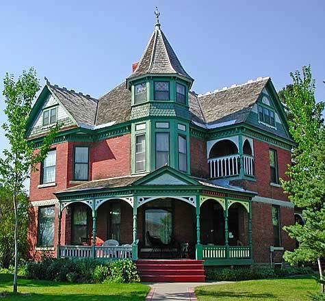 catastrophic-cuttlefish:Dreamy Victorian Houses - Part 4
