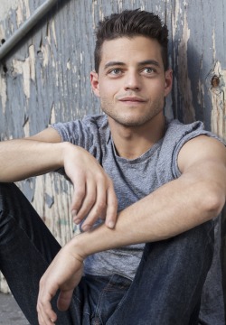 inkandmagic:  tsarmander:  Rami Malek  Rami Malek is basically my new BAE…  Just found out about him, watched both seasons of The War At Home(in which he played the teen gay next door) in two days, and FELL. IN.  LOVE!   He’s an adorable awkward dreamboat