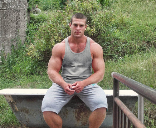 serbian-muscle-men:  Serbian bodybuilder Lazar