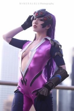 cosplayandgeekstuff:    Stella Chuu (USA) as Widowmaker. Photos by:  Mineralblu Photography   