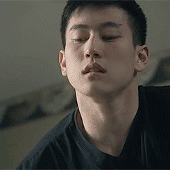 kuaytalk:  moreasiansplease:  http://www.queerclick.com/asians/images/2013/02/jake-choi-4.gif