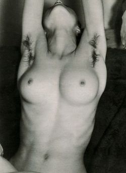 carlotta-m:  Lee Friedlander “Madonna” 1977 