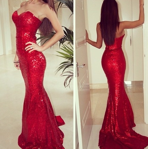 praduhhh:  http://praduhhh.tumblr.com  Jessica Rabbit dress?? :)