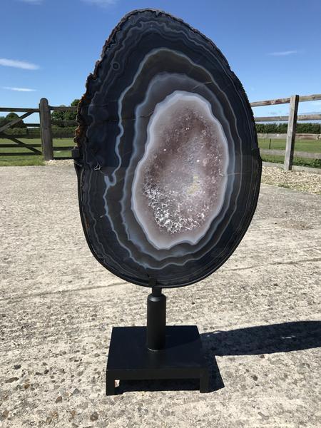 Decorating with crystals is both fun and empowering&hellip;This gorgeous Agate Polished Slice fr