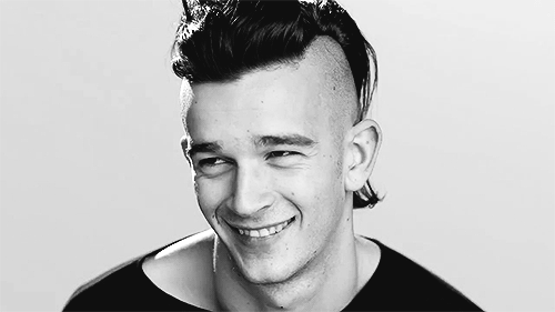 1975loser:  liekatoy:  1975loser:  This is perfect and it makes me cry  Why the fuck are you crying ?   Why the fuck are you not crying ?