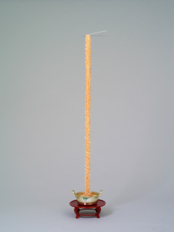 Martinekenblog:  Hyper-Realistic Resin Sculptures Of Dangling Korean Noodles Artist