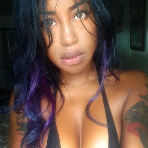 milloux:  Dyed my hair lots of colors! #manicmonday #butitswednesday #suicidegirlsrainbow #celfie  babe!!<3