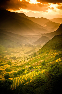 cornersoftheworld:  Sapa, Vietnam | by Dan Ballard Photography