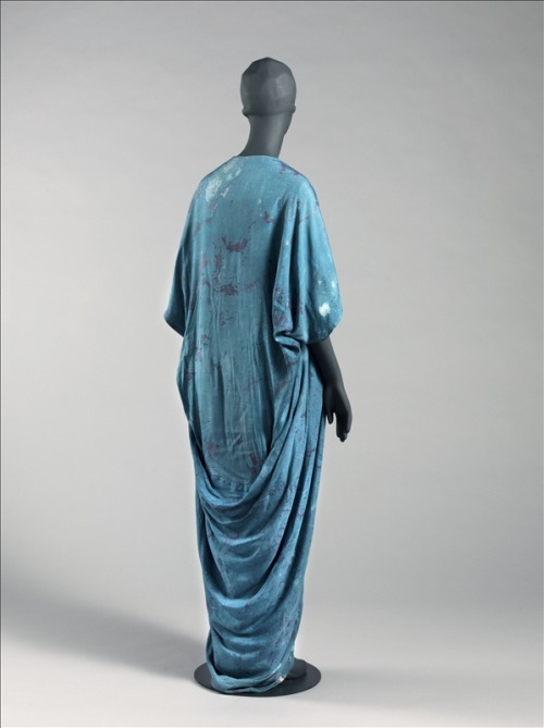 japonismefashion: Evening CoatPaul Poiret1912 - 191423/09/15Update: Its cut clearly marked by 