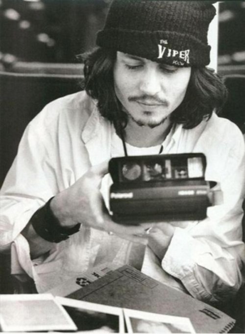 calamitezinfinitude:Amazing Photos of Johy Depp# 1 Cool KidREADMORE?