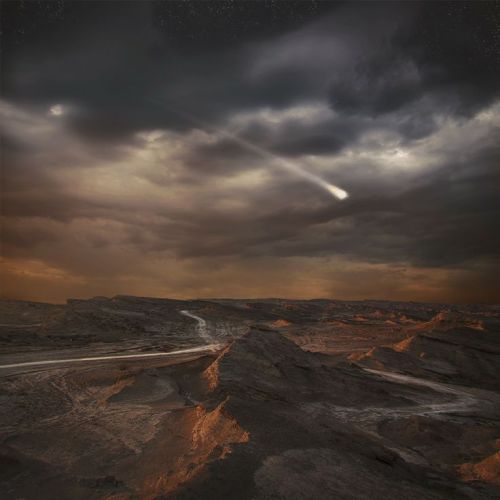 eternal-wonder:  staceythinx:  Stunning skies by Hossein Zare  eternal-wonder: staggering. 
