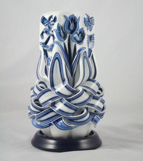 crossconnectmag:Intricate “Candle Carving” Forms Blooming Designs with Layered WaxThe ti