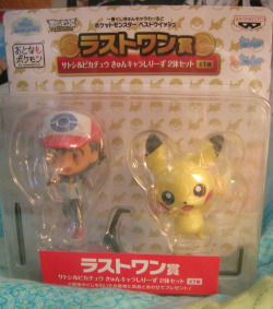 my kawaii ash and pikachu figures :>