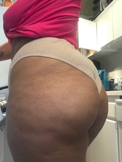 accarahara: Cooking nudes
