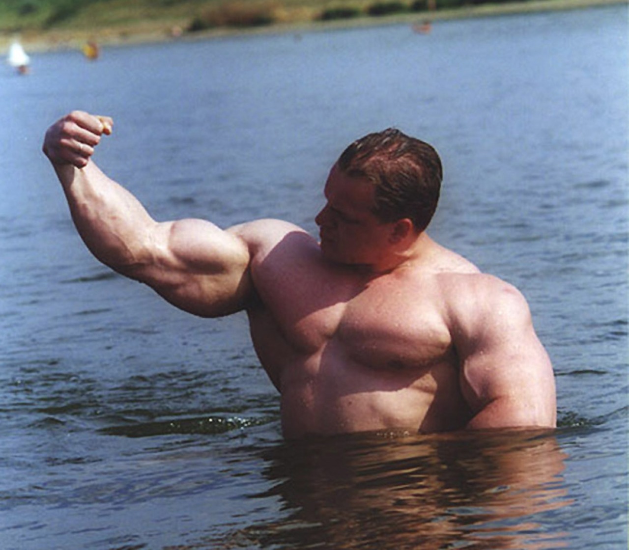 chipmasterson:  hugemusclegeek:  britishmusclecub:  ask 🇬🇧💪🐻 British