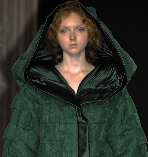 driflloon:lily cole @ anne valerie hash fw07 porn pictures