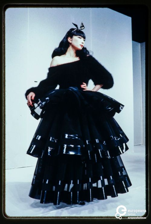 Yamaguchi Sayoko 山口 小夜子 (1949-2007) at Fashion show of Thierry Mugler winter 1981-1982 women’s