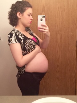 Mygr0Wingfamily:  Is It Really Possible To Be So In Love With My Bump? I Am Growing