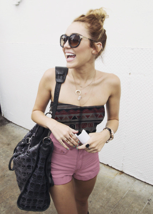 Anormalement Belle.