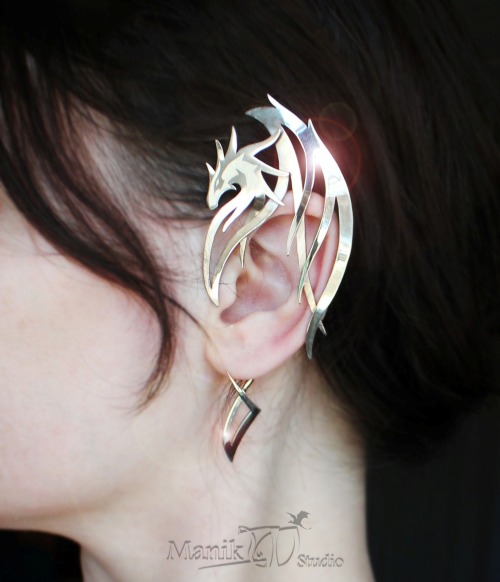 queenscourtesan:supershyskye: sosuperawesome: Ear Cuffs / Earrings ManikID on Etsy PUT THEM ON ALL O