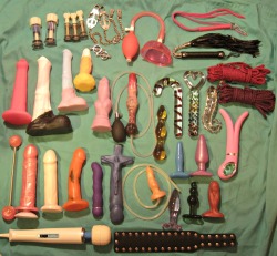 germcouple:  cunnilingusbliss:  toy box 