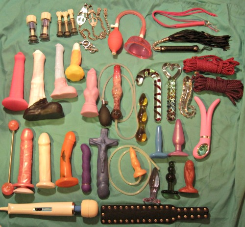 germcouple:  cunnilingusbliss:  toy box  porn pictures