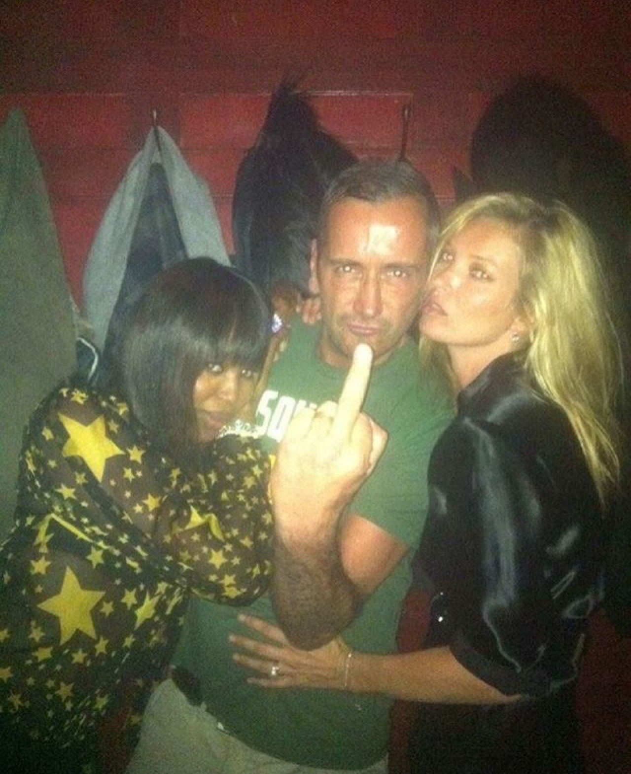 kingjammyjam:  sine–waves:  fuckrashida:  Naomi+Kate having a great time   us @sadnthirsty