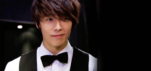 dailyhae:  When you smile, the whole world stops to stare for a while~♪ 
