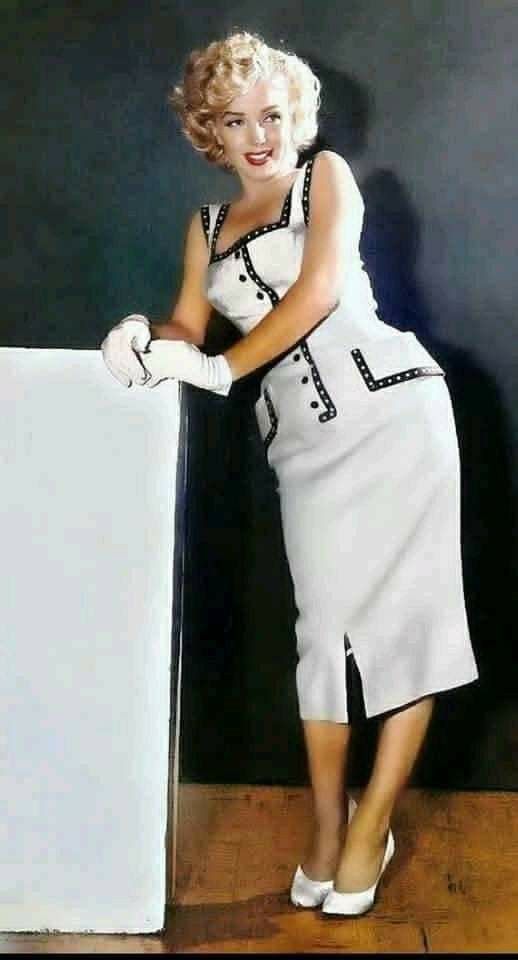 Sims 4 Marilyn Dress.