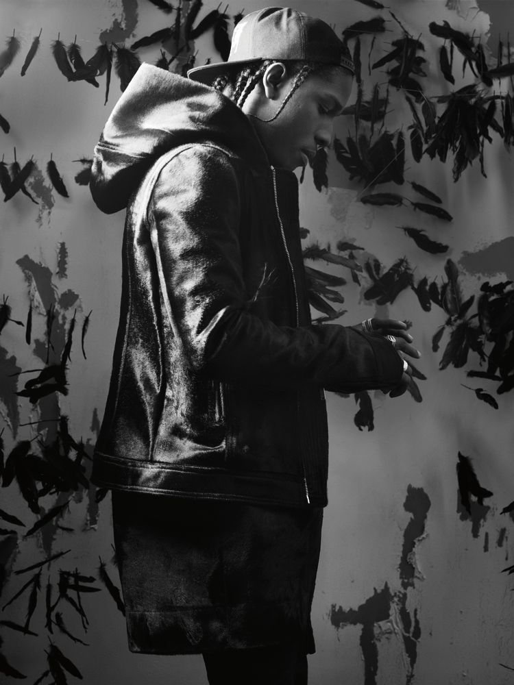 blackoutfitters:  CLICK HERE FOR ALL BLACK FASHION