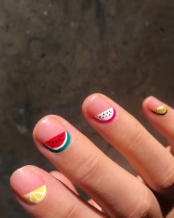 sosuperawesome:  Nail Art by Hang Nguyen