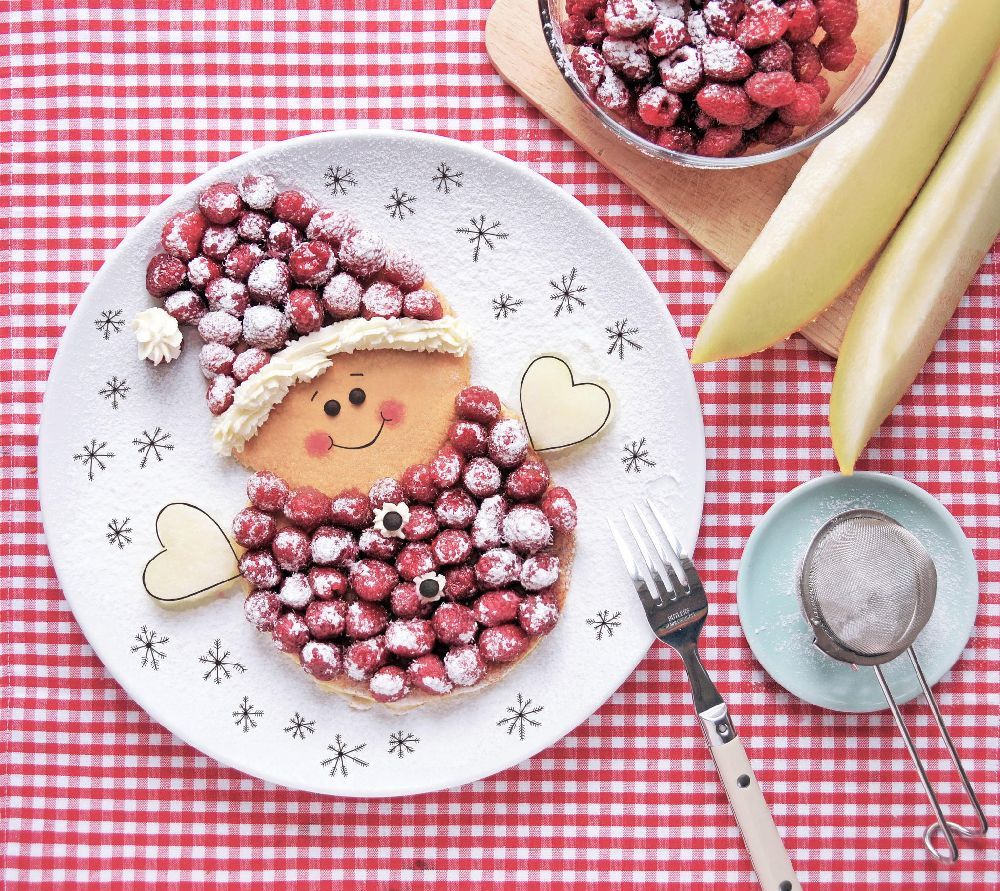 innocenttmaan:  Ukrainian artist Daryna Kossar makes charming food art out of fruit,