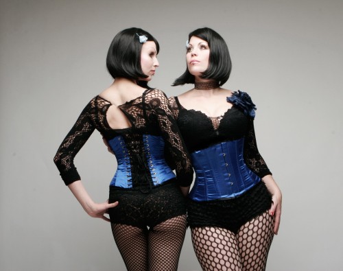 Sexy Korsetts aus dem Fetisch-Burlesque Shop Schwarze Mode BerlinIhr Outfit für die erotische P