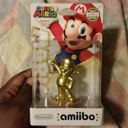 Mario trophy acquired. Pretty looking.  #amiibo #amiibohunter #goldmario #marioparty10